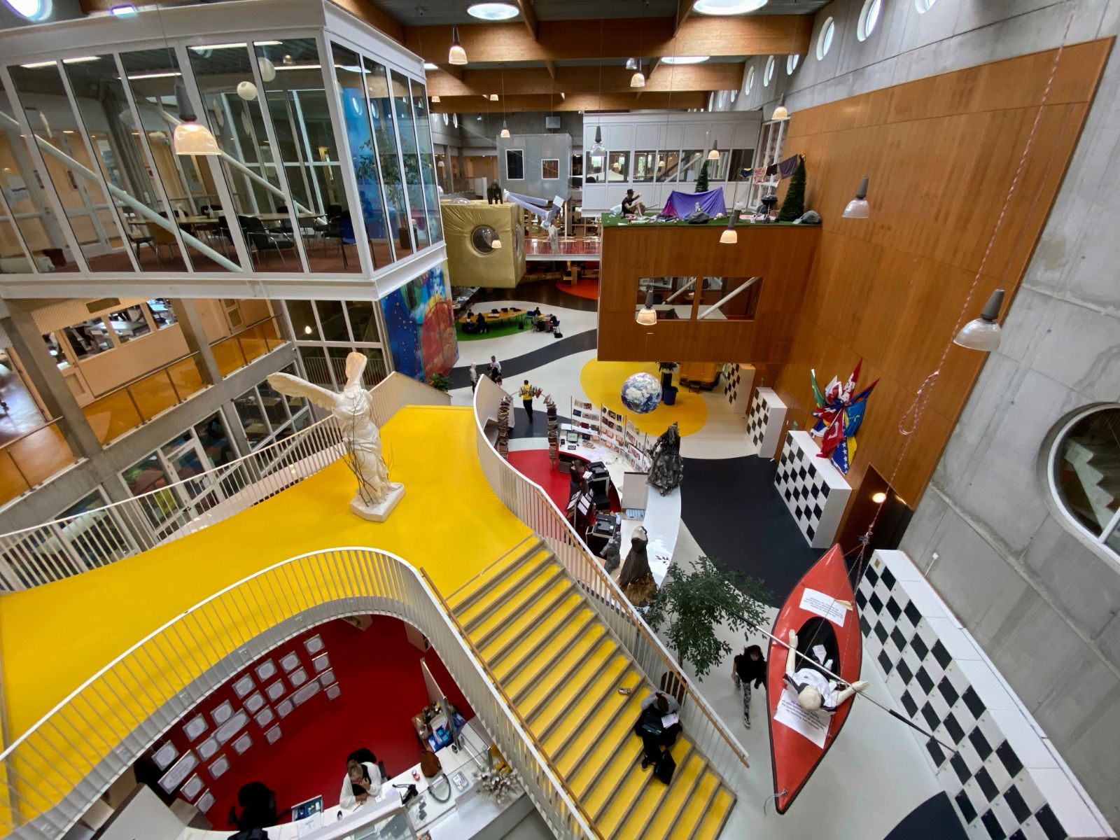 Een leven lang leren - Agora / Niekée, Roermond